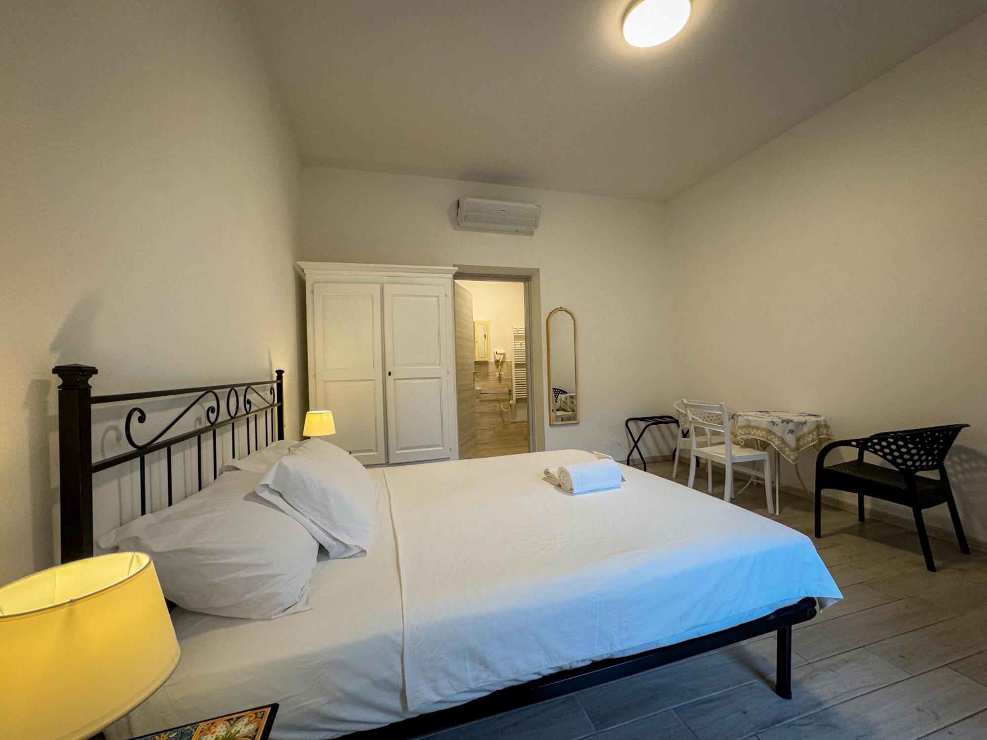 Sg Rooms - Casa Laura Peschiera del Garda Exterior foto