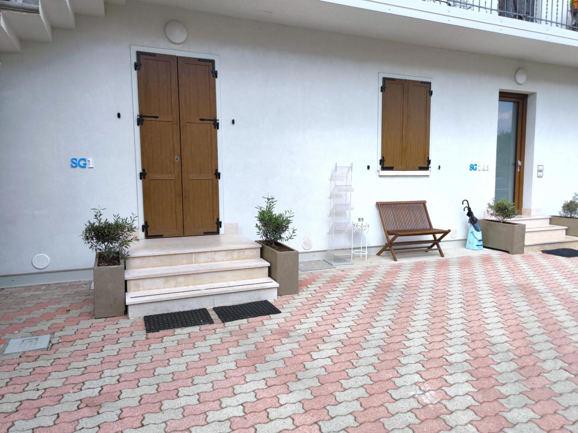 Sg Rooms - Casa Laura Peschiera del Garda Exterior foto