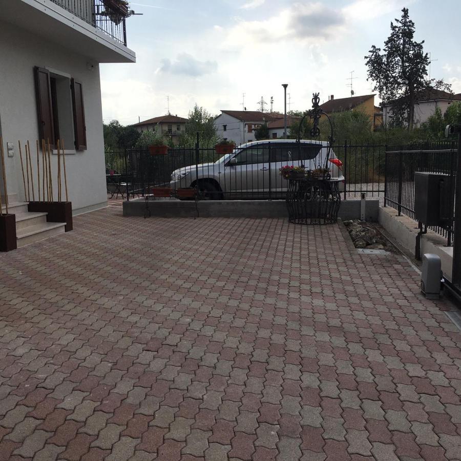 Sg Rooms - Casa Laura Peschiera del Garda Exterior foto